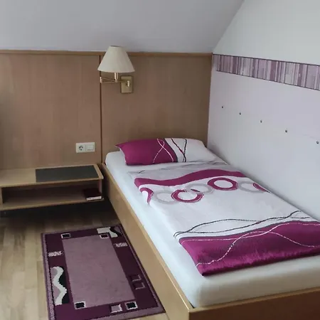 Landgasthof Taubertal Kır Evi Bad Mergentheim
